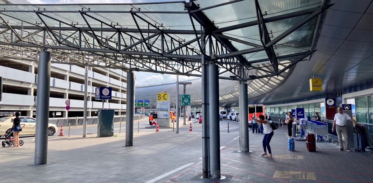 Air Malta DUS Terminal