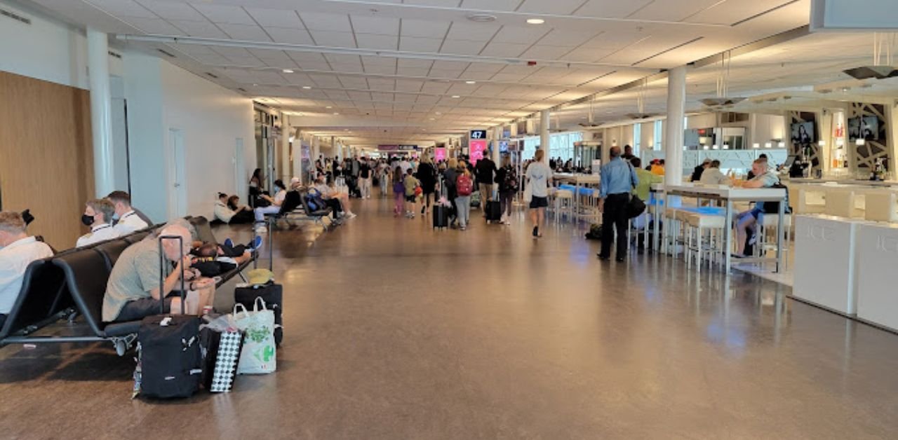 British Airways YUL Terminal