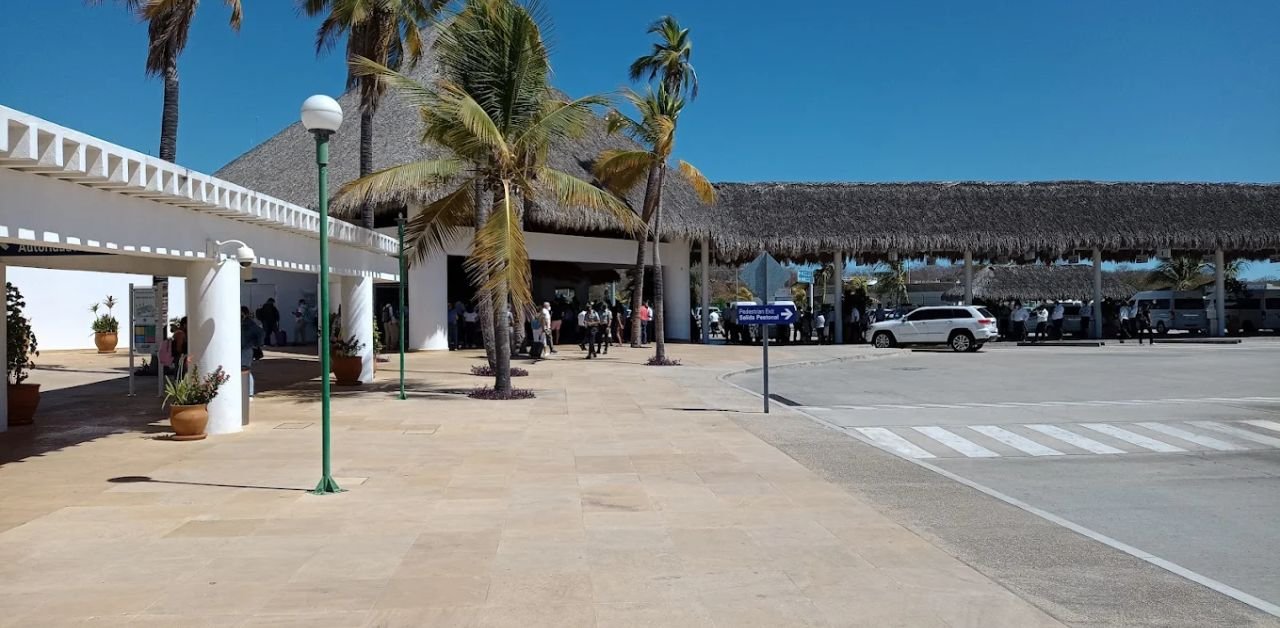 Bahias De Huatulco International Airport