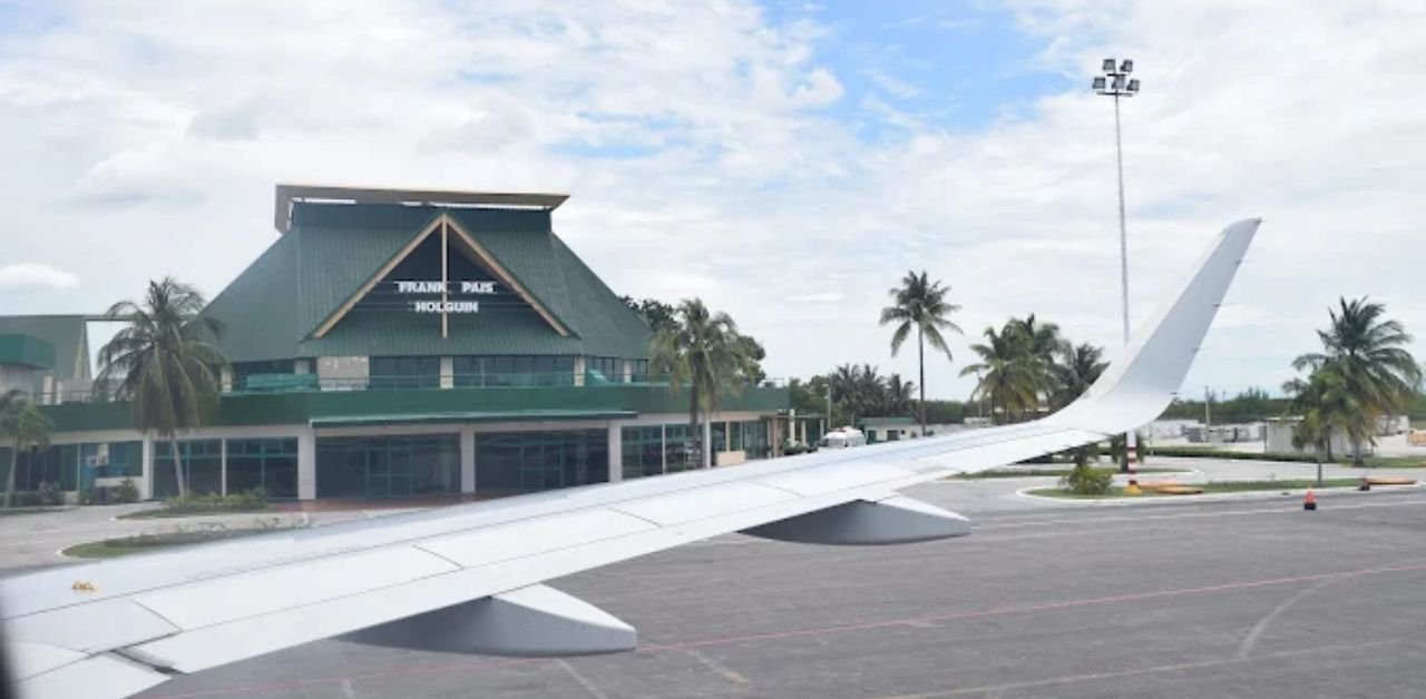 Frank País Airport