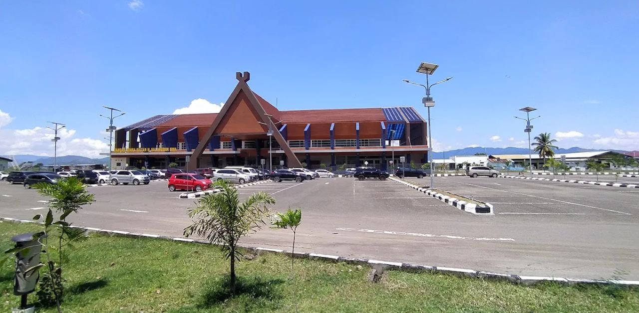 Sultan Muhammad Salahuddin Airport
