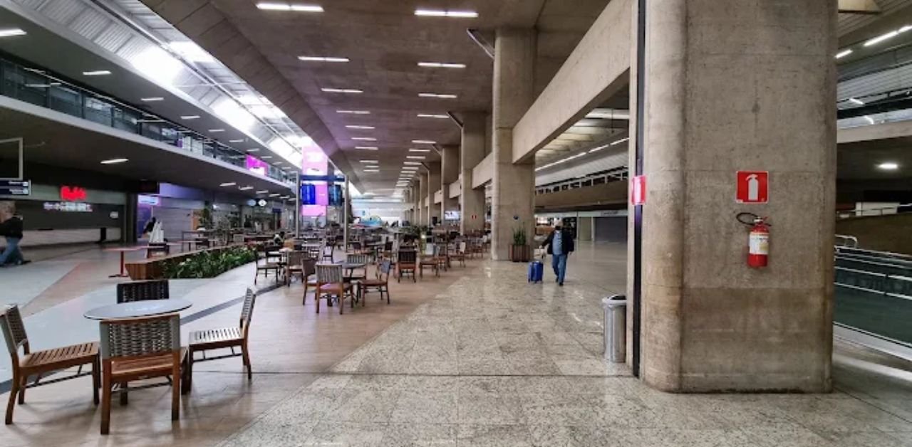 Aeropuerto Internacional Tancredo Neves