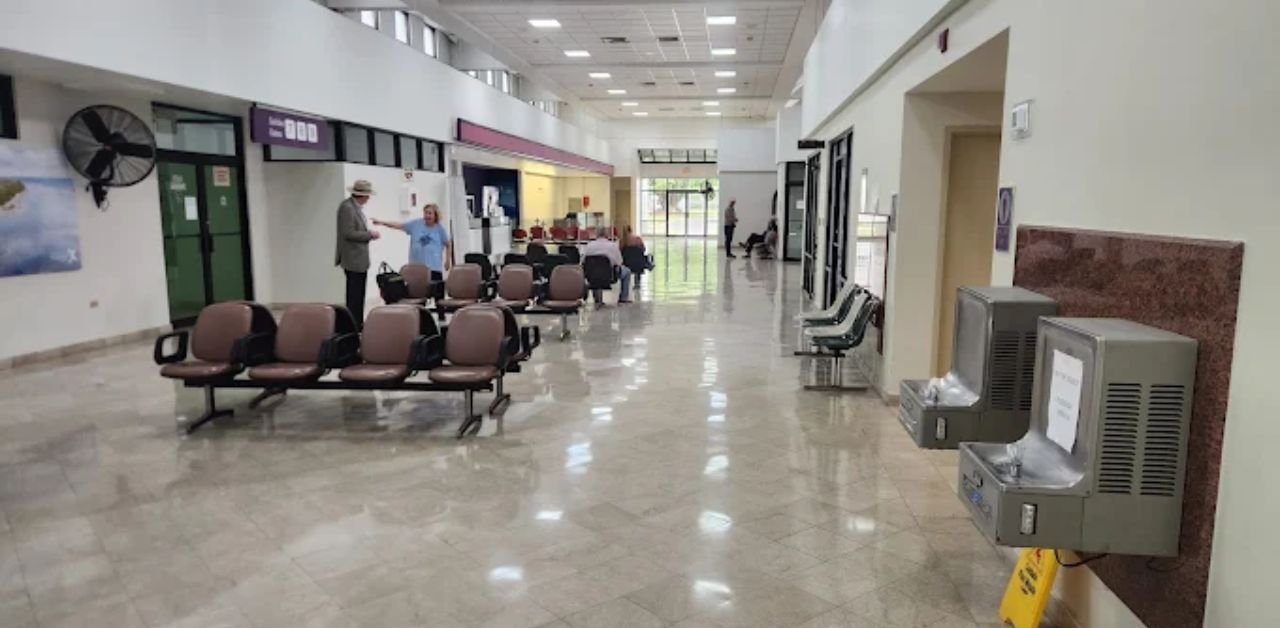 Eugenio María de Hostos Airport