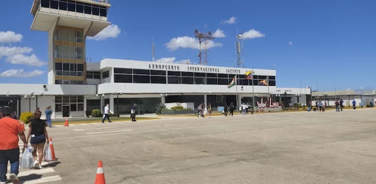 Jacinto Lara International Airport