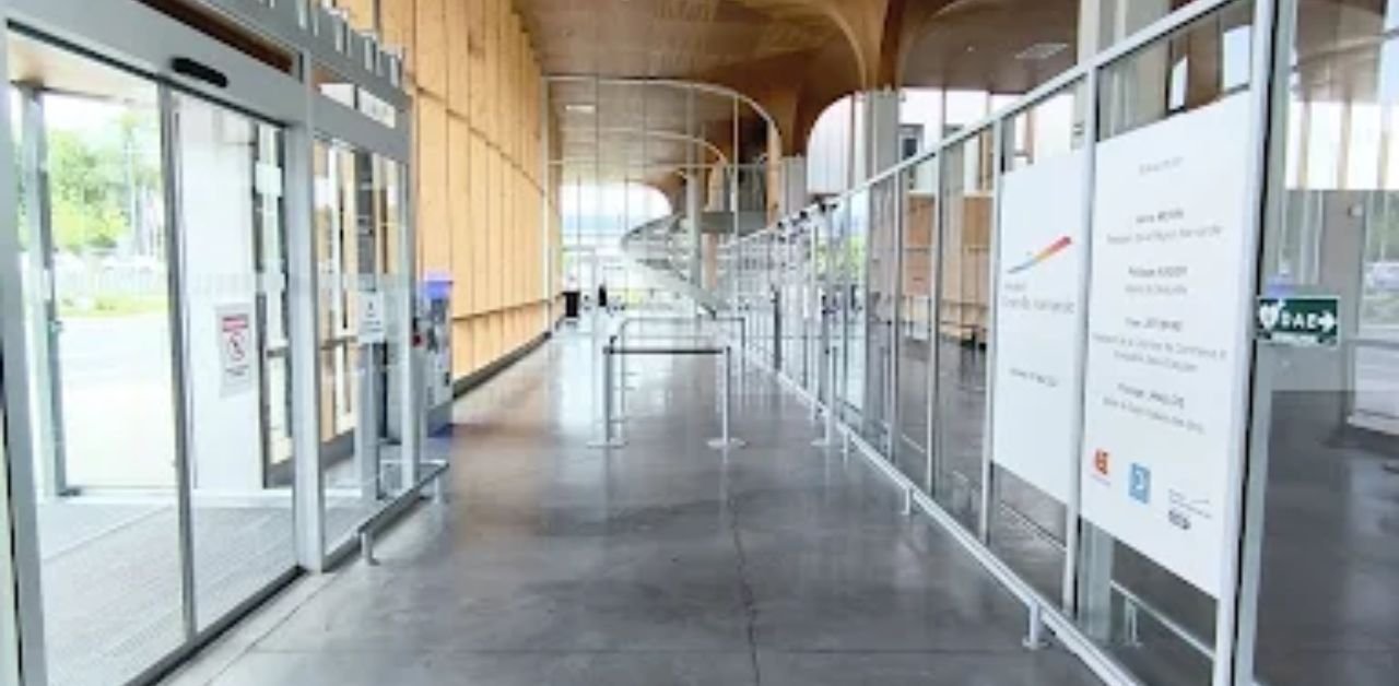 Saint-Gatien Airport