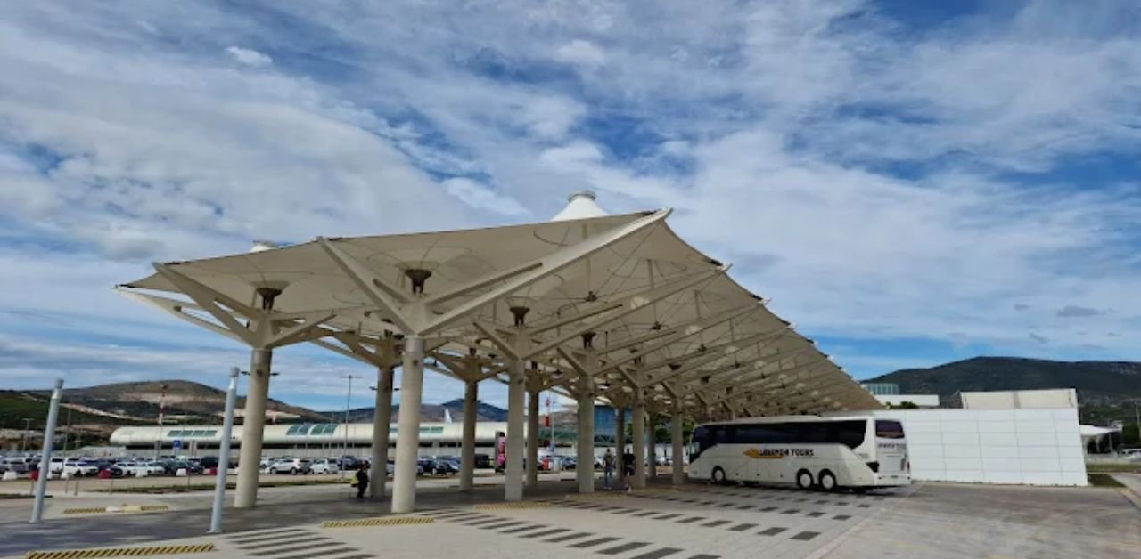 Split Airport